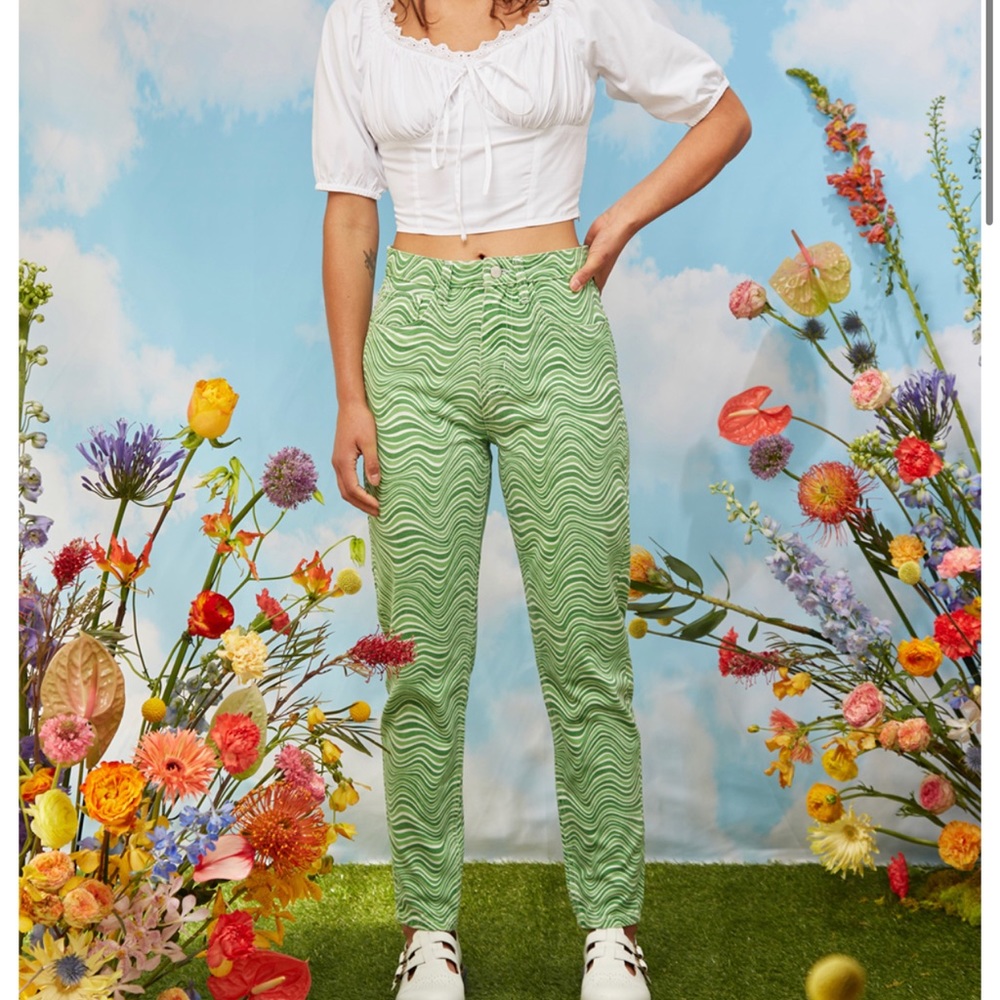 NWT Daisy Street Wavy Mom Jeans